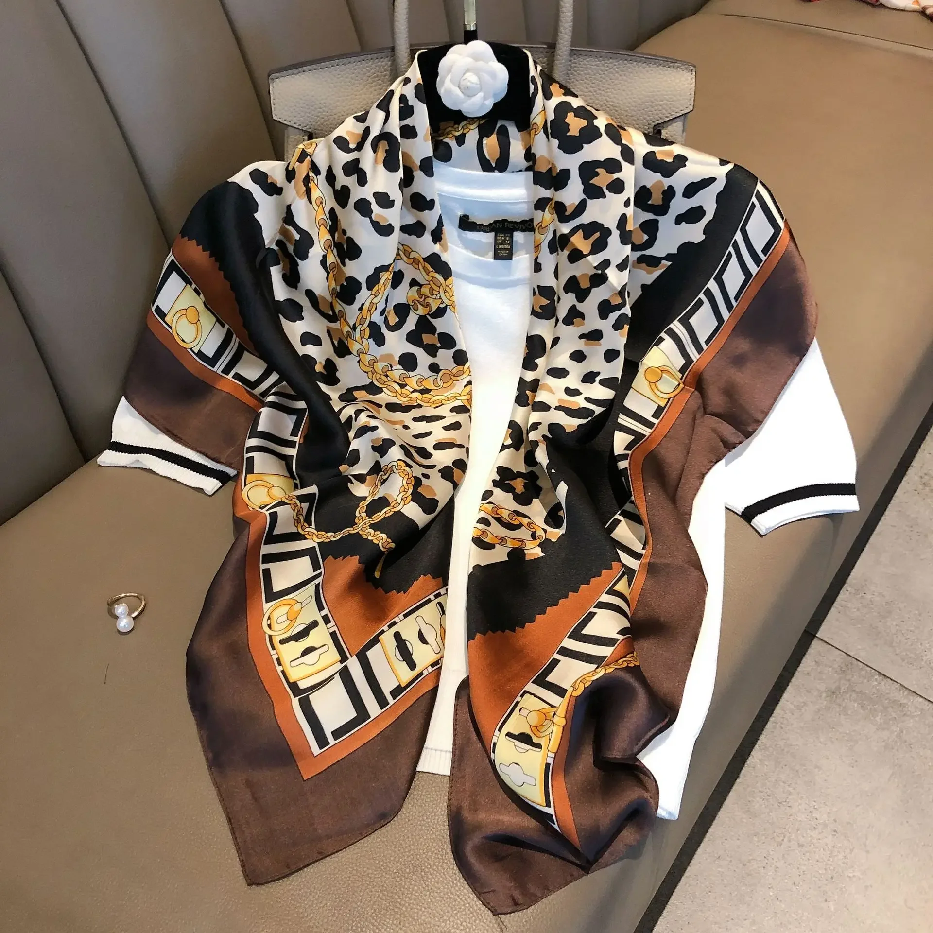 Light luxury 90 Silk scarf imi - đánh giá và giá Photography Of The Year